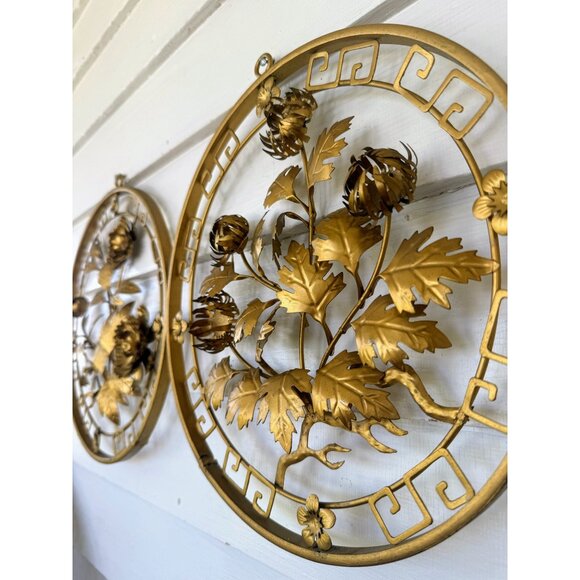 Vintage MCM Gold Metal Asian Flower Round Wall Plaques - Picture 6 of 11